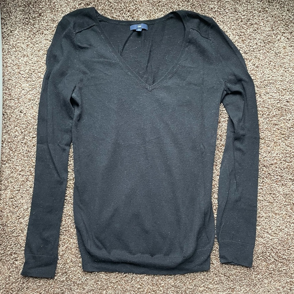 👌3/$12👌 GAP Black V-Neck Sweater